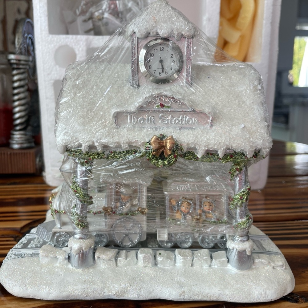 NEW Thomas Kinkade Hawthorne Village Angel Express Train Station with COA